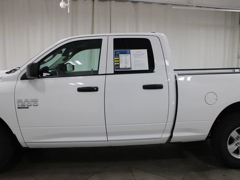 Used 2024 RAM 1500 Classic SLT AWD/4WD image 6