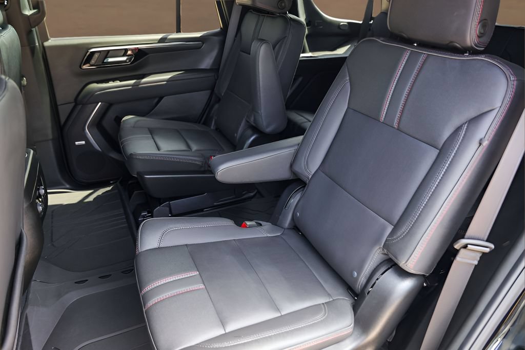 Used 2026 Chevrolet Tahoe RST w/ RST Performance Edition AWD/4WD image 25