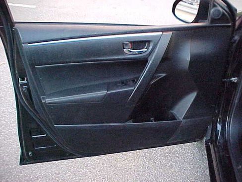 Used 2015 Toyota Corolla S image 25