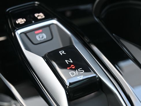 Used 2025 Audi Q5 Premium Plus image 31