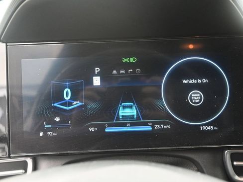 Used 2025 Hyundai Elantra SEL FWD image 13