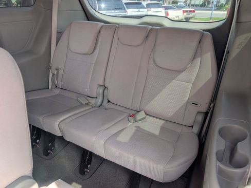 Used 2017 Kia Sedona LX FWD image 11