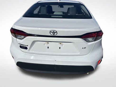 Used 2023 Toyota Corolla LE image 4