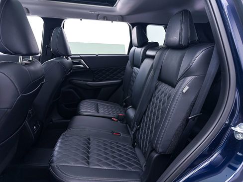 Used 2024 Mitsubishi Outlander SEL AWD/4WD image 42