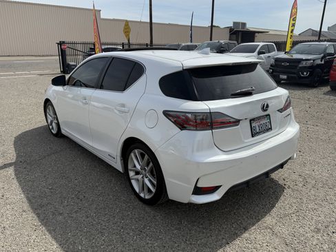 Used 2015 Lexus CT 200h w/ Navigation Package image 4
