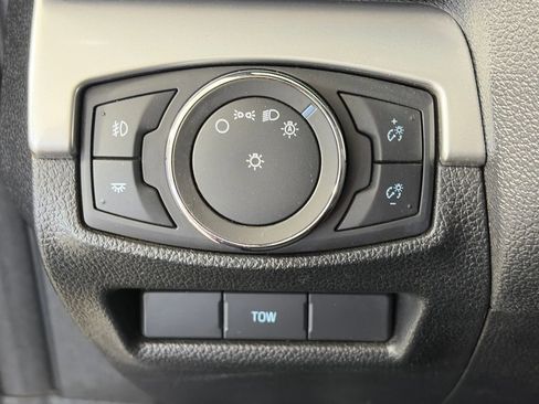 Used 2017 Ford Explorer XLT AWD/4WD image 24