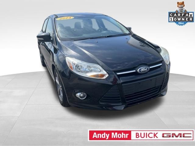 Used 2014 Ford Focus SE w/ SE Sport Package FWD image 3