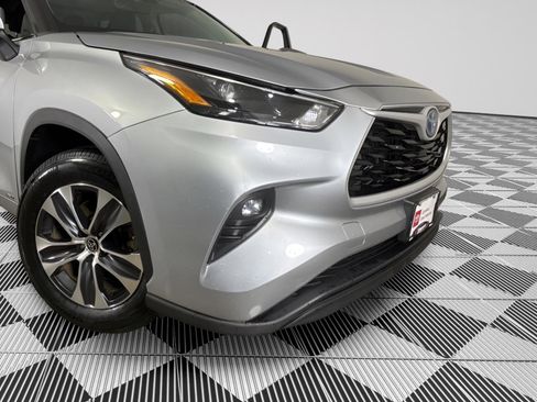 Used 2022 Toyota Highlander XLE image 7