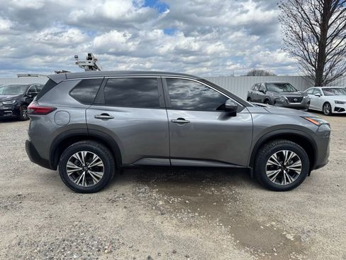 Used 2023 Nissan Rogue SV image 6