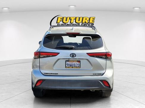 Used 2020 Toyota Highlander XLE image 5