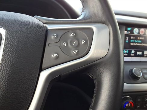 Used 2019 GMC Acadia SLT image 18