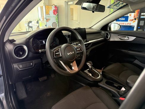 Used 2024 Kia Forte LXS FWD image 9