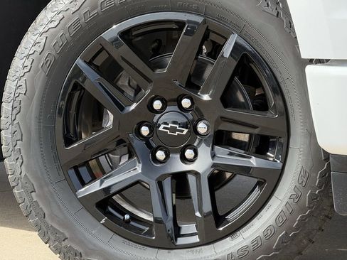 New 2026 Chevrolet Silverado 1500 Custom AWD/4WD image 9