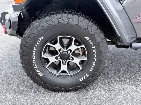Used 2022 Jeep Wrangler Unlimited Rubicon w/ LED Lighting Group AWD/4WD image 31