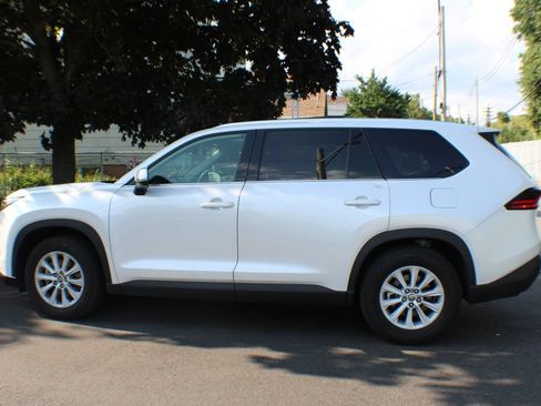 Used 2025 Toyota Grand Highlander FWD image 9