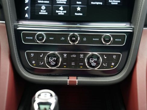 New 2026 Bentley Bentayga Extended Wheelbase AWD/4WD image 31