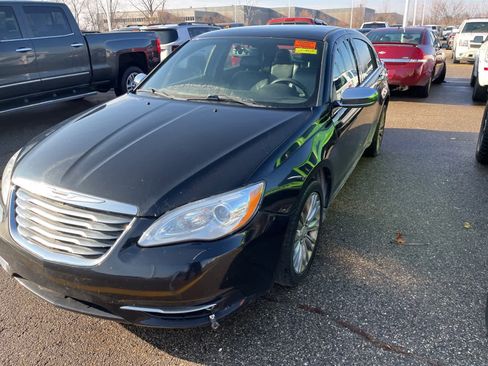 Used 2012 Chrysler 200 Limited image 2