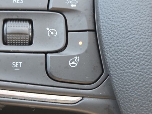 Used 2023 Buick Envision Essence w/ Sport Touring Package AWD/4WD image 12