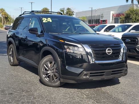 Used 2024 Nissan Pathfinder SV image 31