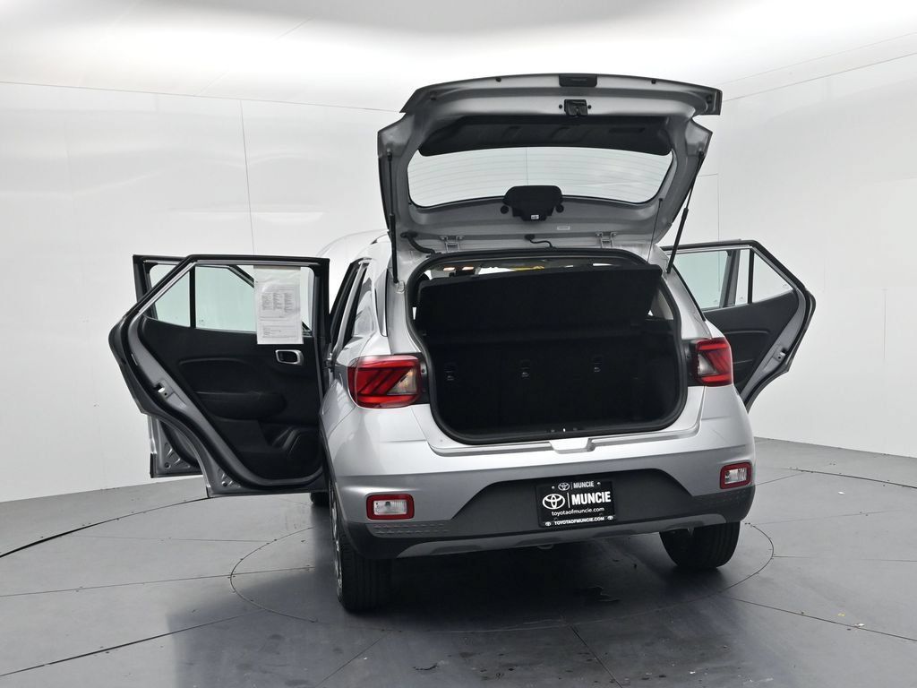 Used 2025 Hyundai Venue SEL FWD image 44