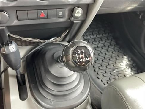Used 2009 Jeep Wrangler X AWD/4WD image 10