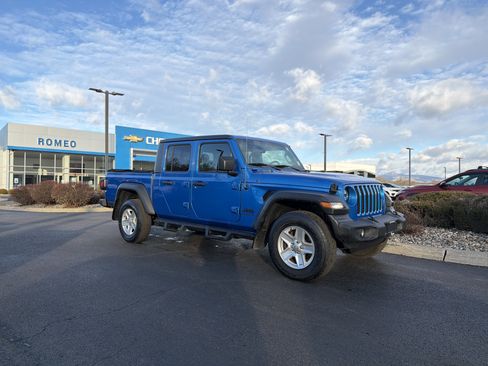 Used 2020 Jeep Gladiator Sport w/ Quick Order Package 24S image 3