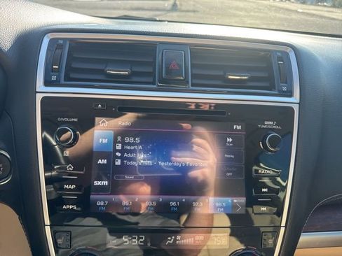 Used 2019 Subaru Outback 2.5i Limited AWD/4WD image 19