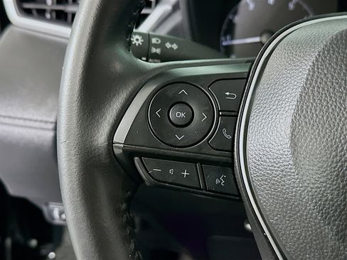 Used 2024 Toyota Corolla Cross LE w/ Moonroof Package image 16
