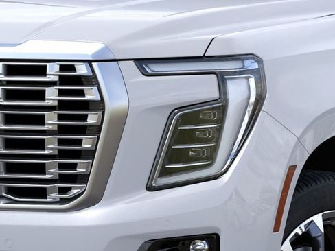 Used 2026 GMC Yukon Denali w/ Sun & Power Step Package AWD/4WD image 10