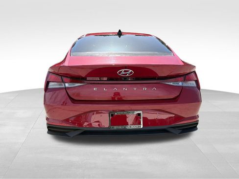 Used 2021 Hyundai Elantra SEL w/ Convenience Package FWD image 6