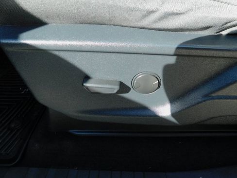 Used 2023 Ford F150 XLT image 23