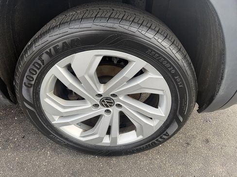 Used 2021 Volkswagen Atlas SE image 28