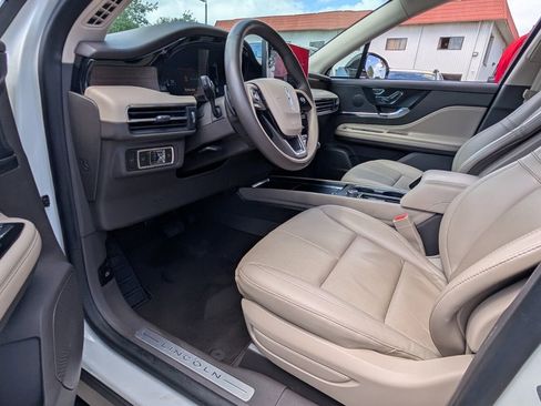 Used 2024 Lincoln Corsair Reserve image 11