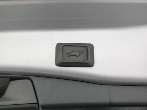 Used 2019 Toyota RAV4 XSE w/ Carpet Mat Package AWD/4WD image 13