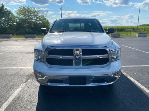 Used 2018 RAM 1500 Classic SLT AWD/4WD image 2