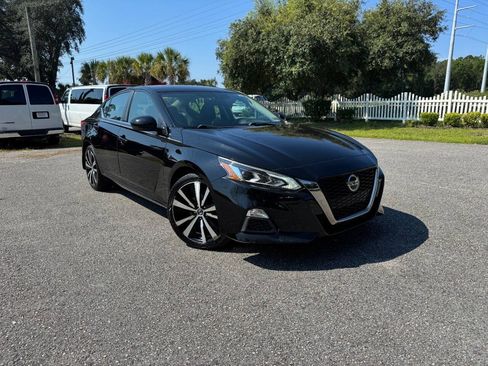 Used 2019 Nissan Altima 2.5 SR w/ SR Premium Package AWD/4WD image 8