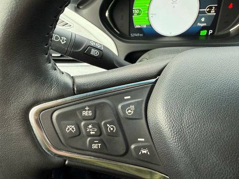 Used 2017 Chevrolet Bolt Premier w/ Driver Confidence II Package image 29