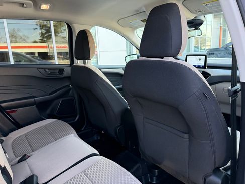 Used 2022 Ford Escape SE image 30