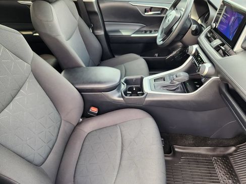 Used 2025 Toyota RAV4 XLE w/ Convenience Package FWD image 14
