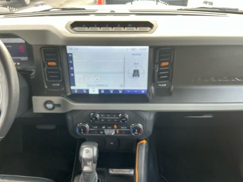 Used 2022 Ford Bronco Badlands image 20