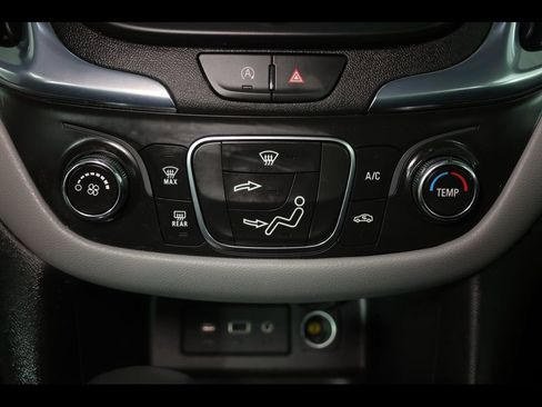 Used 2023 Chevrolet Equinox LS w/ LS Convenience Package image 25