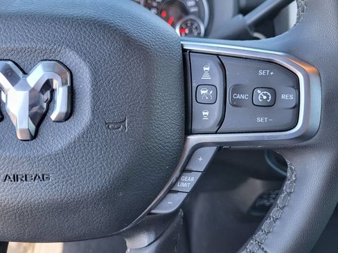 Used 2025 RAM 2500 Big Horn AWD/4WD image 32