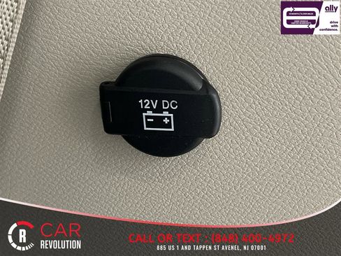 Used 2023 Chrysler Pacifica Touring-L FWD image 44