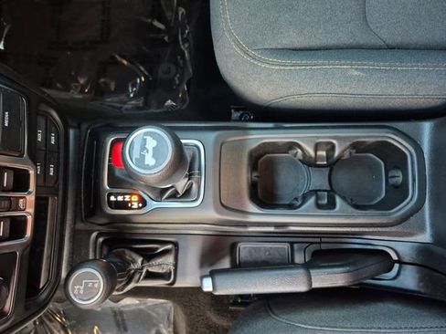 Used 2024 Jeep Wrangler Unlimited Sport AWD/4WD image 24