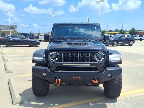 Used 2024 Jeep Gladiator Mojave w/ Convenience Group AWD/4WD image 7
