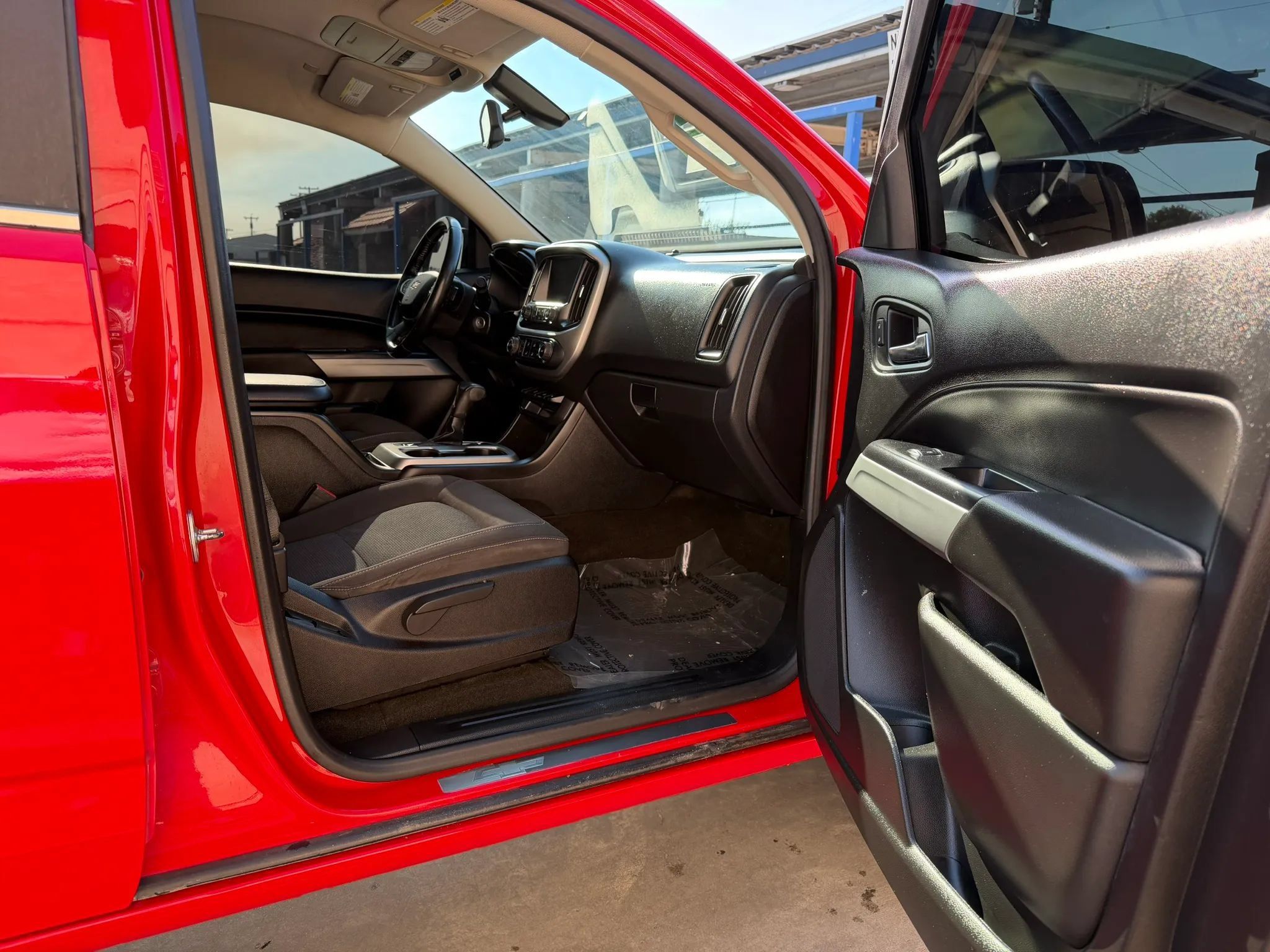 Used 2017 Chevrolet Colorado LT RWD image 4
