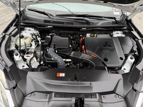 Used 2024 Mitsubishi Outlander SE image 20