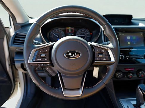 Used 2018 Subaru Crosstrek 2.0i Premium w/ Eyesight System image 9