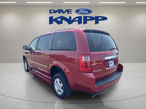 Used 2010 Dodge Grand Caravan SXT w/ Trailer Tow Group FWD image 5