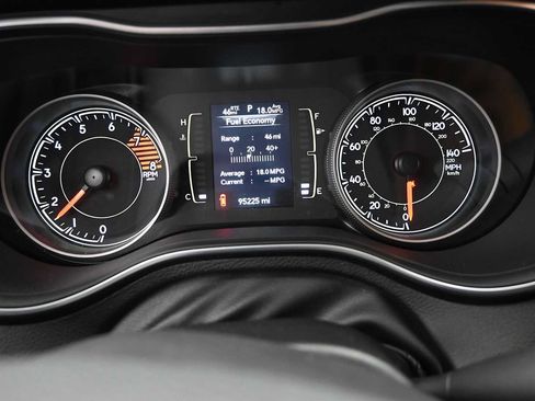 Used 2021 Jeep Cherokee Latitude Lux AWD/4WD image 12